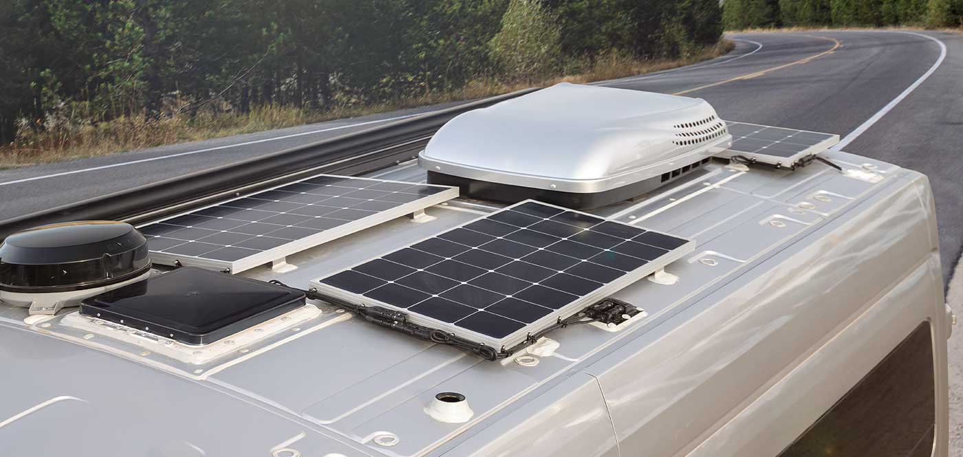 Shelf car sunshade generates solar power